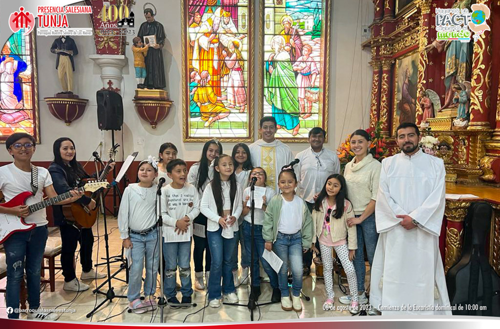 Comienzo de la Eucaristía dominical de 10:00 am