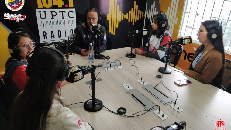 Estudiantes participan en proyecto radial “¿A qué suena mi comunidad?”